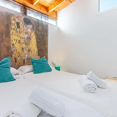 Hébergement de vacances Luxury House With Private Heated Pool, Bbq And Private Parking *